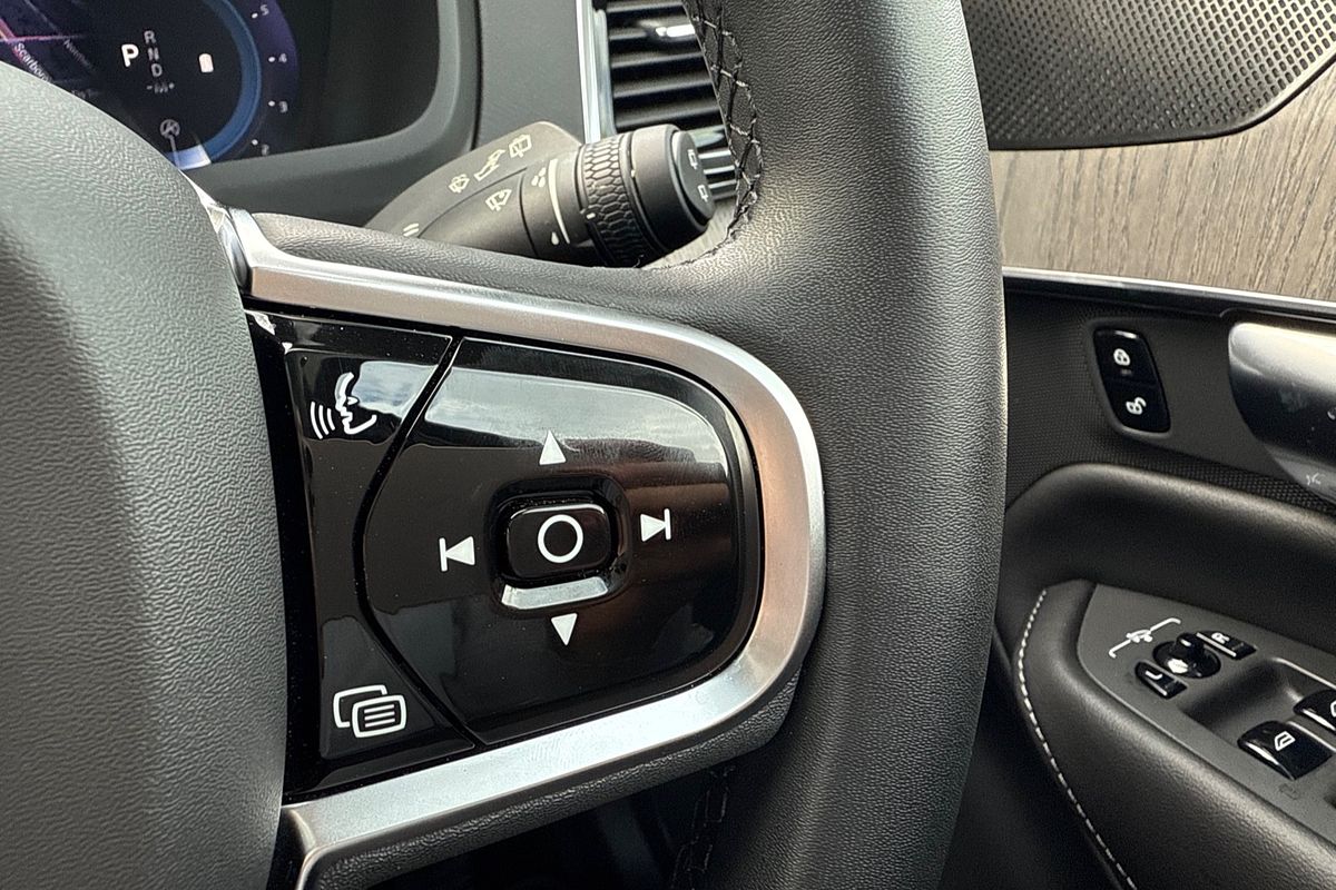 2023 Volvo XC90 Ultimate B6 Bright