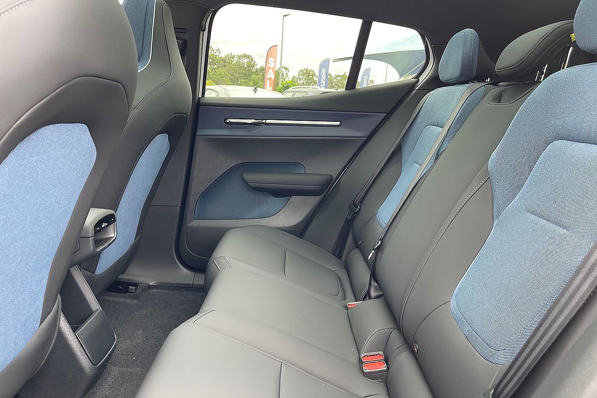 2024 Volvo EX30 Single Motor Extended Range Plus