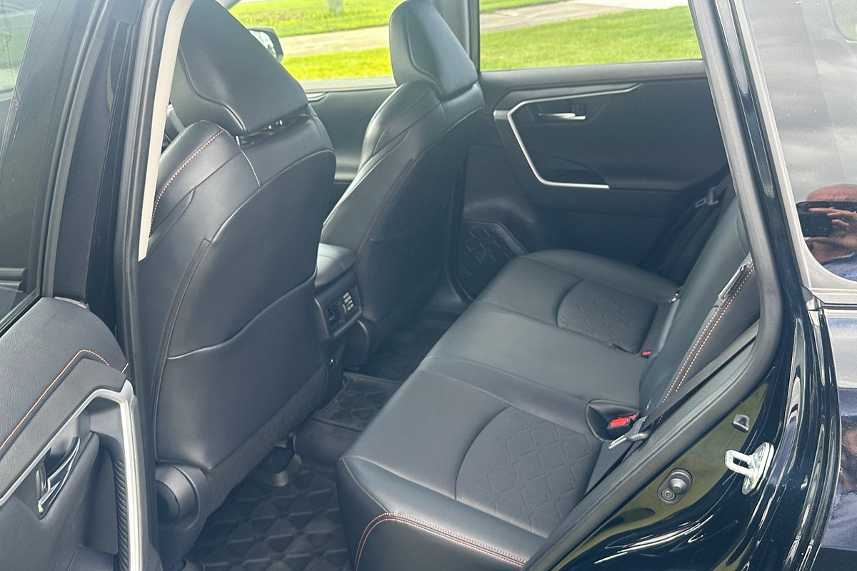 2020 Toyota RAV4 Edge AXAA54R