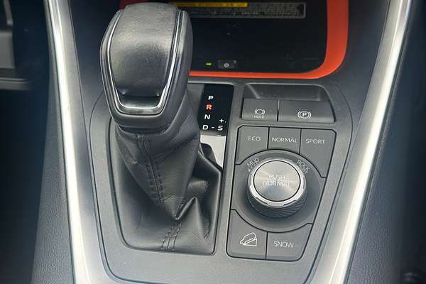 2020 Toyota RAV4 Edge AXAA54R