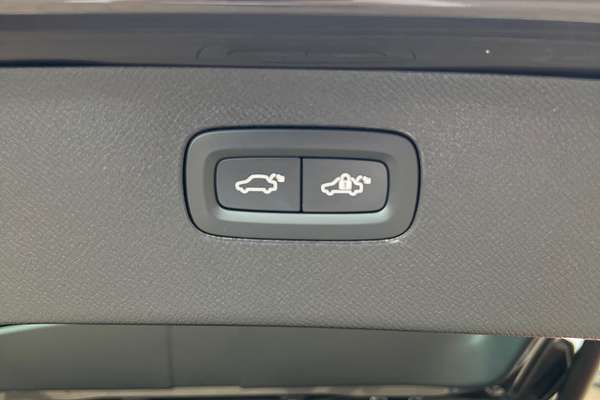 2023 Volvo XC90 Ultimate B6 Bright