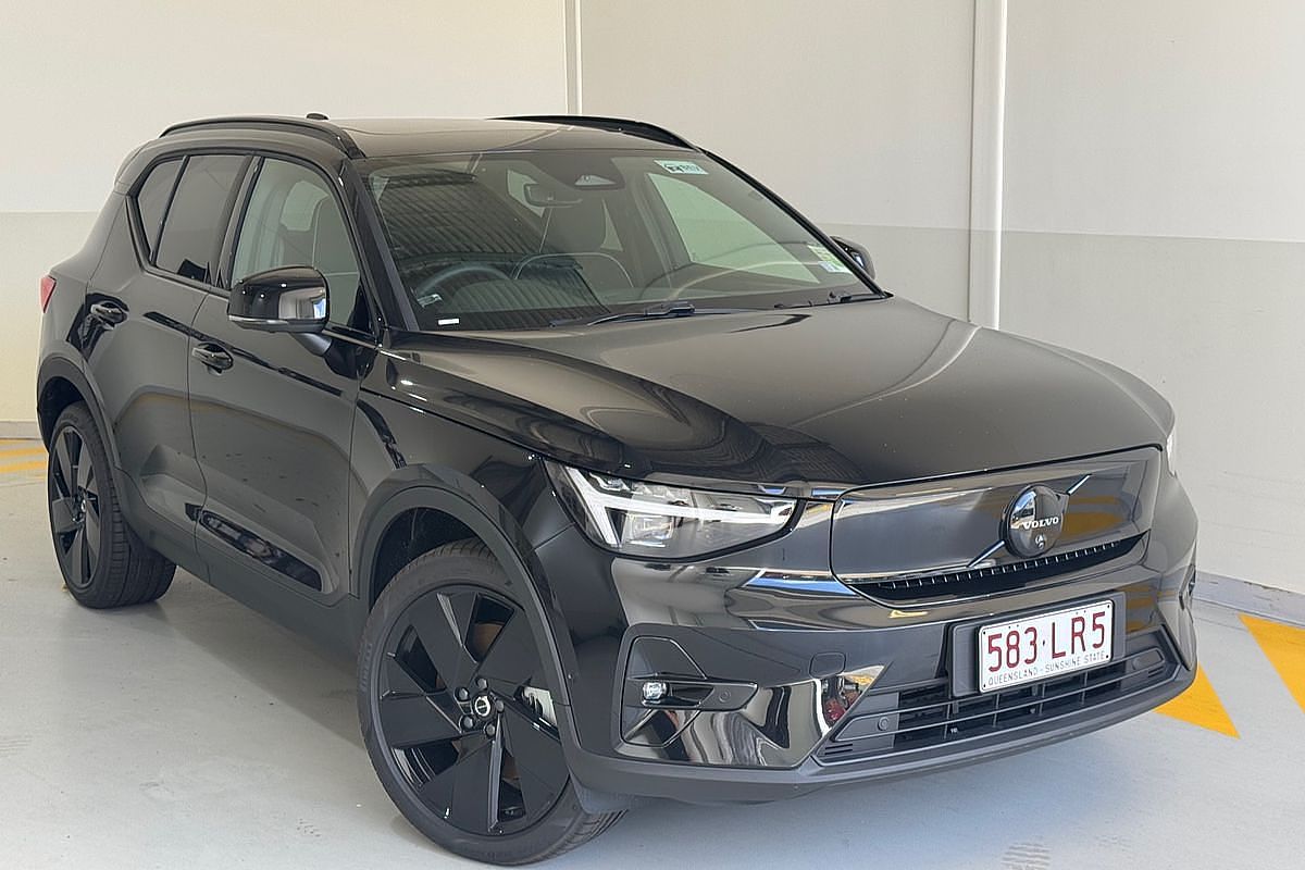 2024 Volvo EX40 Black Edition