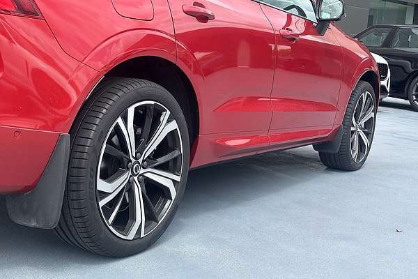 2023 Volvo XC60 Ultimate B6 Dark