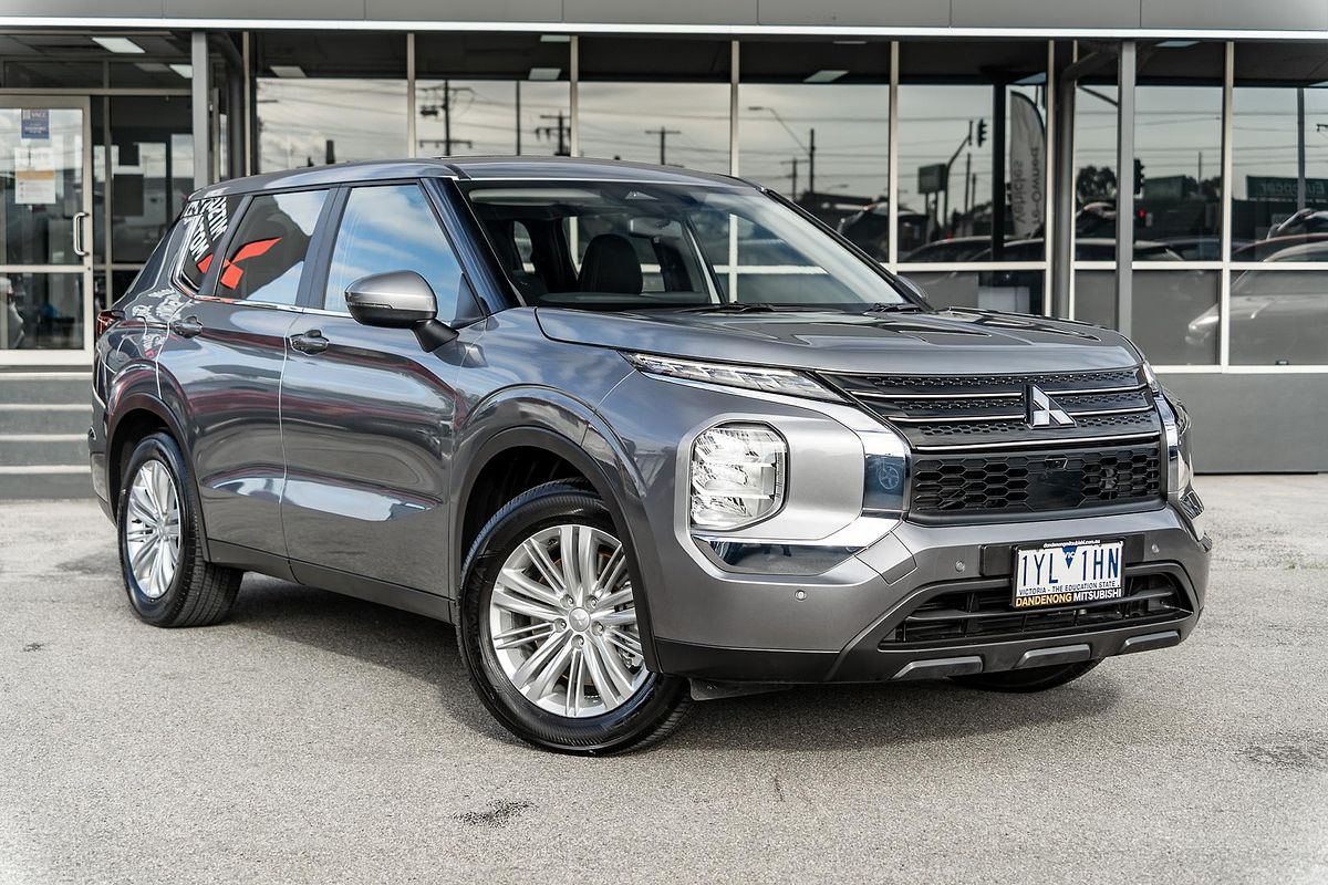 2023 Mitsubishi Outlander ES ZM