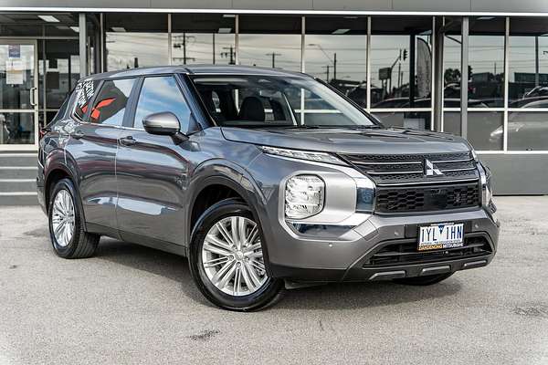 2023 Mitsubishi Outlander ES ZM