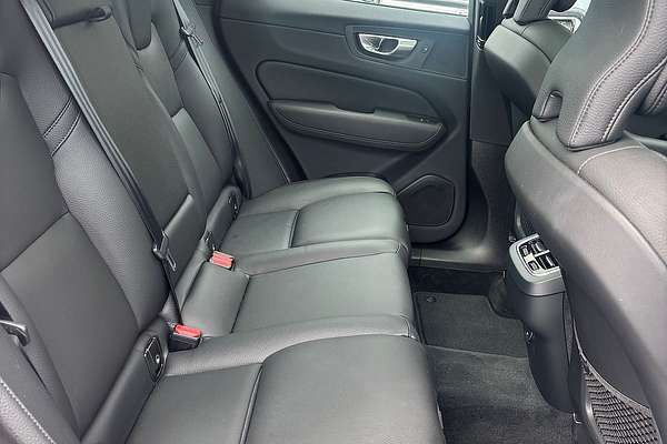 2023 Volvo XC60 Ultimate B6 Dark