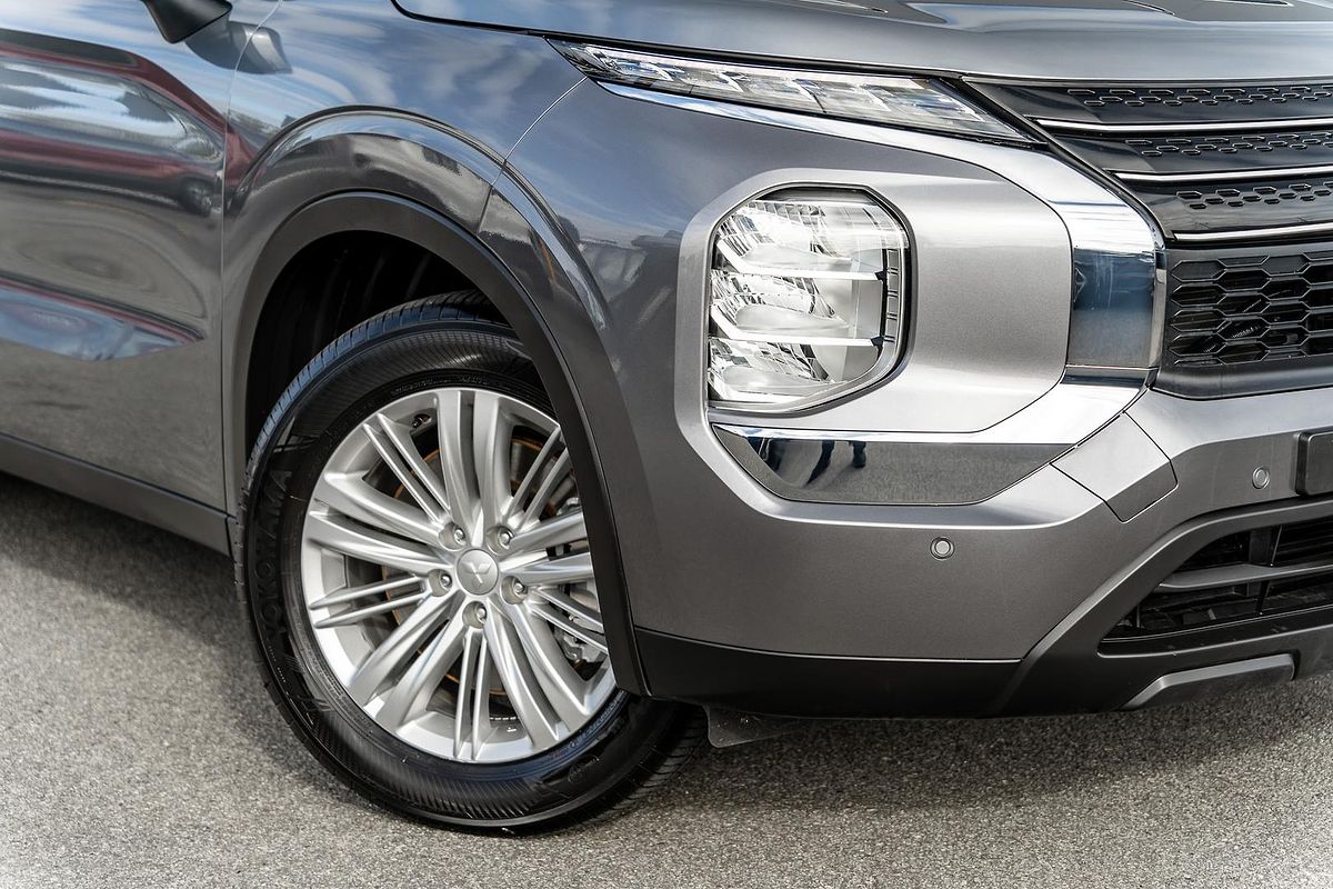 2023 Mitsubishi Outlander ES ZM