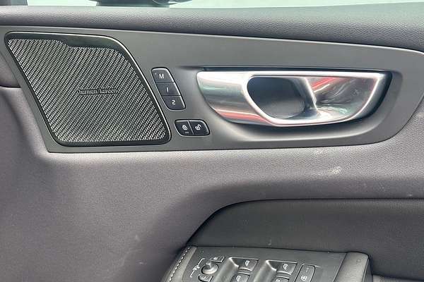 2023 Volvo XC60 Ultimate B6 Dark