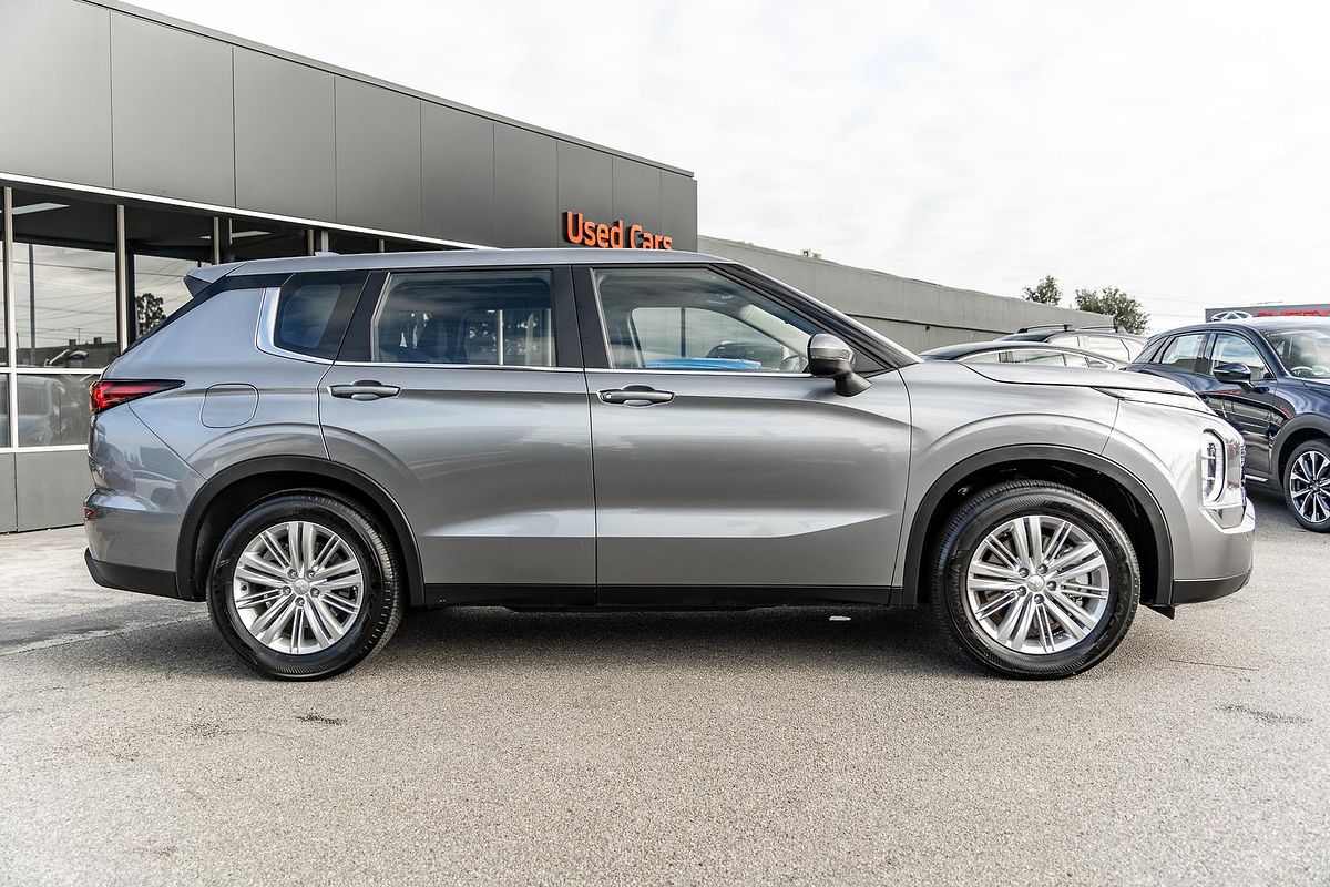 2023 Mitsubishi Outlander ES ZM