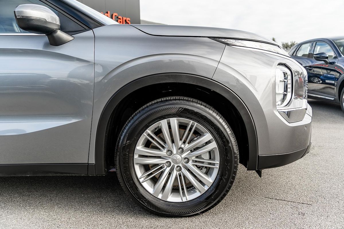 2023 Mitsubishi Outlander ES ZM