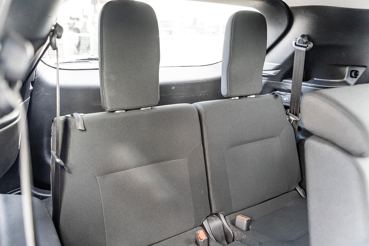 2023 Mitsubishi Outlander ES ZM