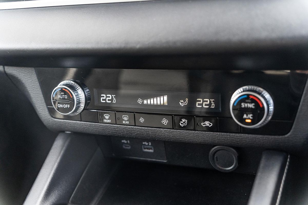 2023 Mitsubishi Outlander ES ZM