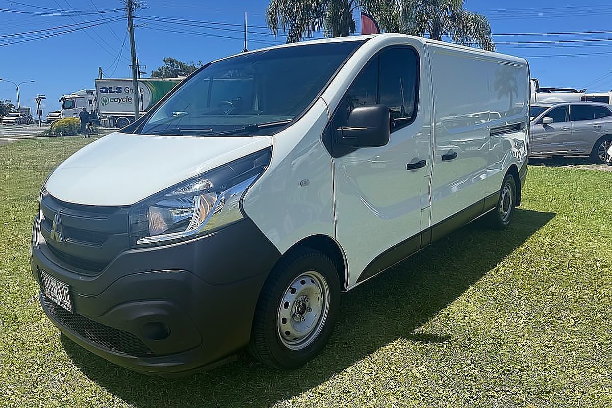 2020 Mitsubishi Express GLX SN LWB