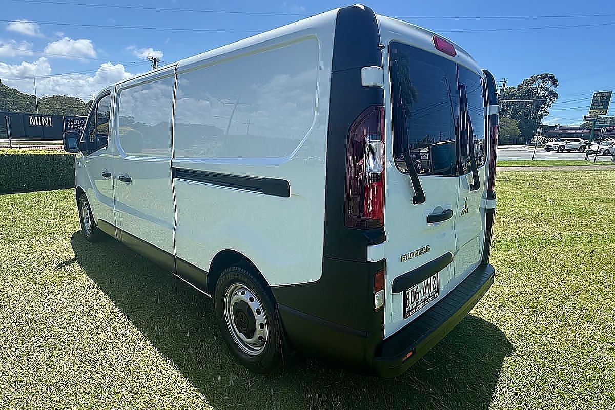 2020 Mitsubishi Express GLX SN LWB