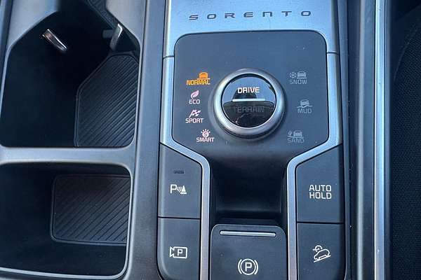 2023 Kia Sorento S MQ4