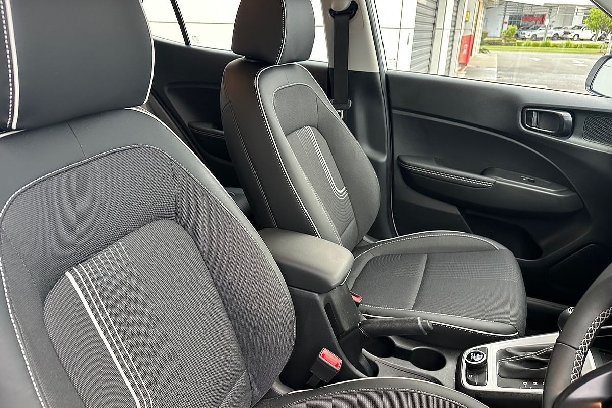 2024 Hyundai Venue Active QX.V5