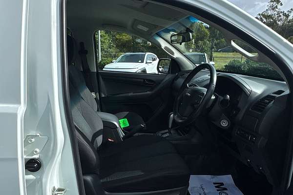 2018 Isuzu D-MAX SX High Ride Rear Wheel Drive