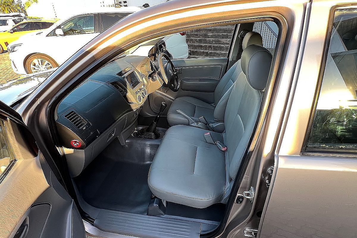 2007 Toyota Hilux Workmate TGN16R Rear Wheel Drive
