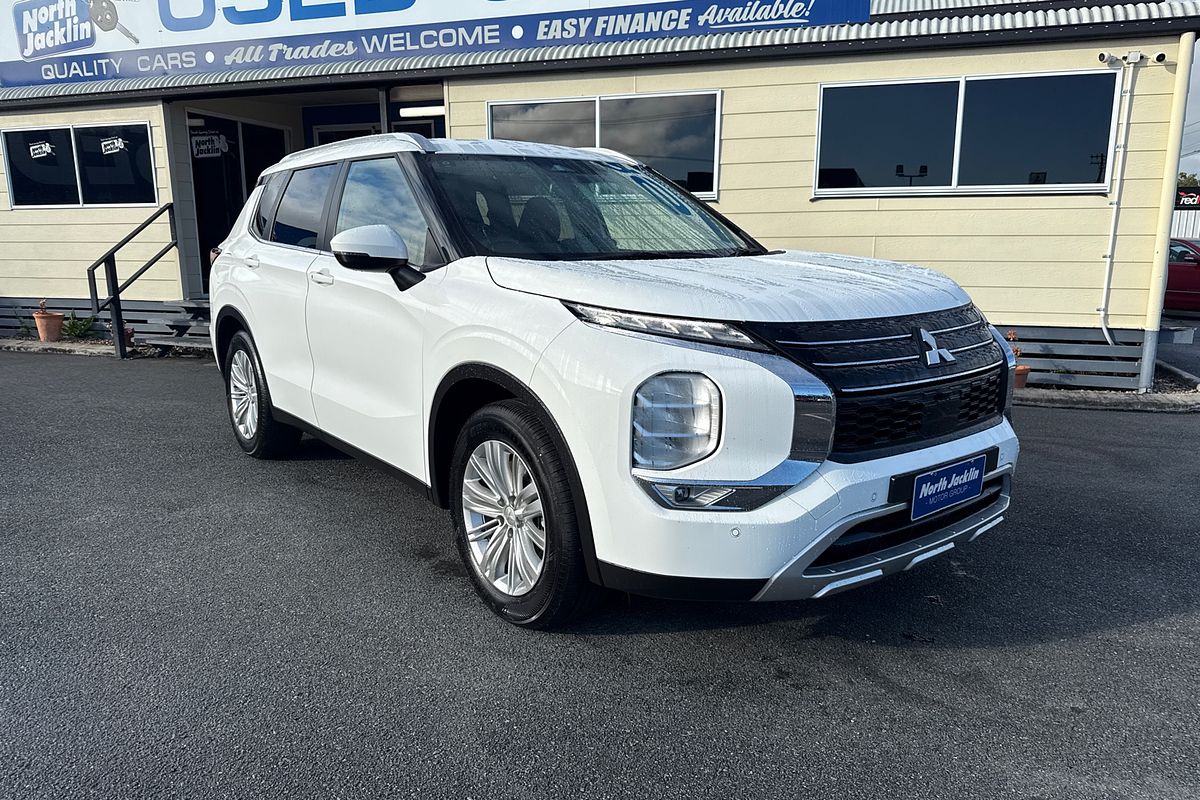 2023 Mitsubishi Outlander LS ZM