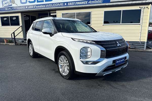 2023 Mitsubishi Outlander LS ZM