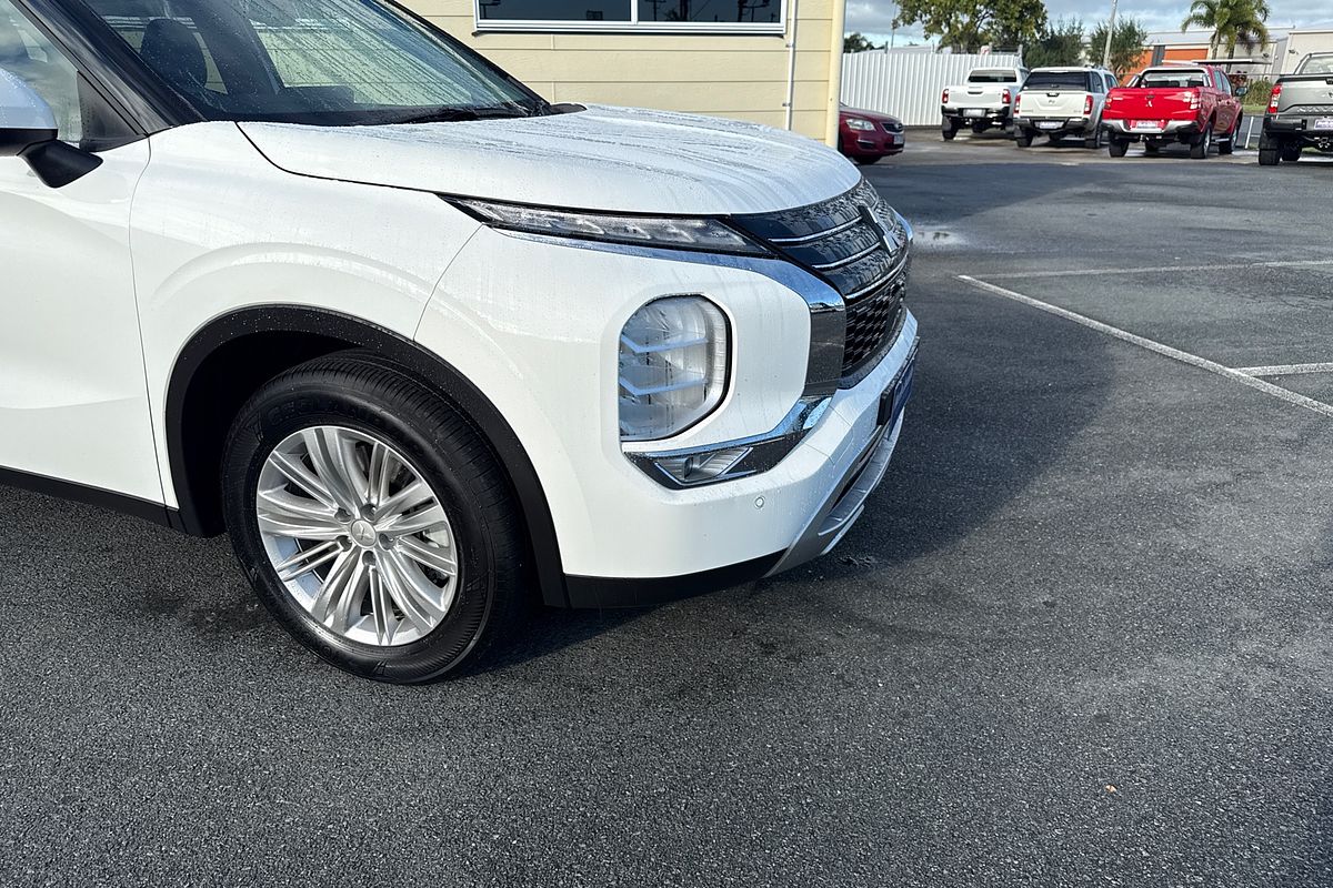 2023 Mitsubishi Outlander LS ZM