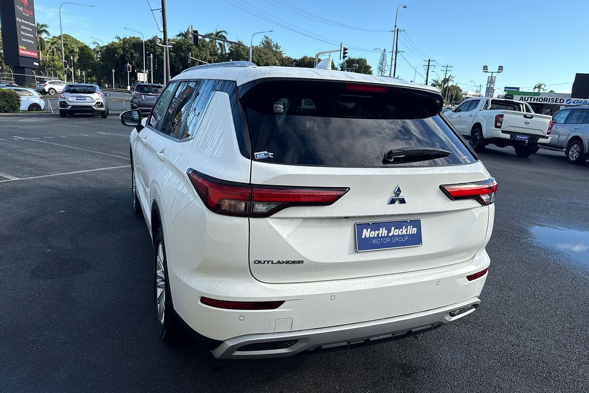 2023 Mitsubishi Outlander LS ZM