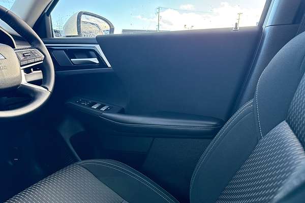 2023 Mitsubishi Outlander LS ZM