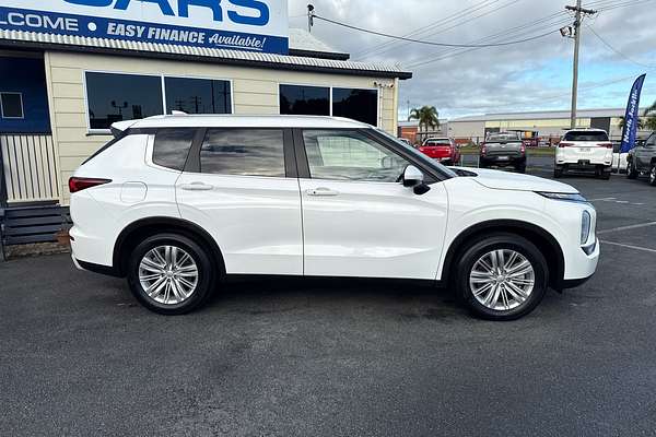 2023 Mitsubishi Outlander LS ZM