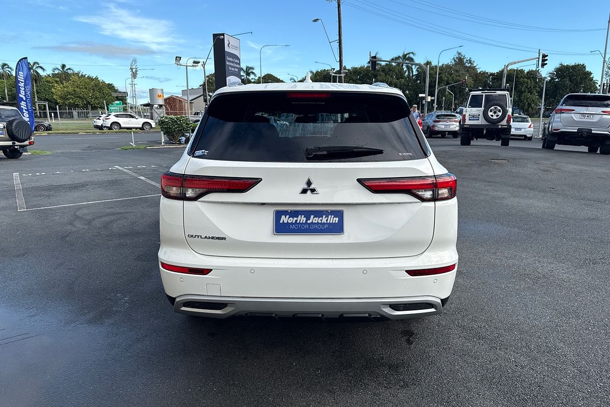 2023 Mitsubishi Outlander LS ZM