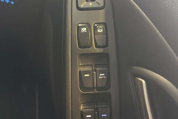 2010 Hyundai ix35 Highlander LM