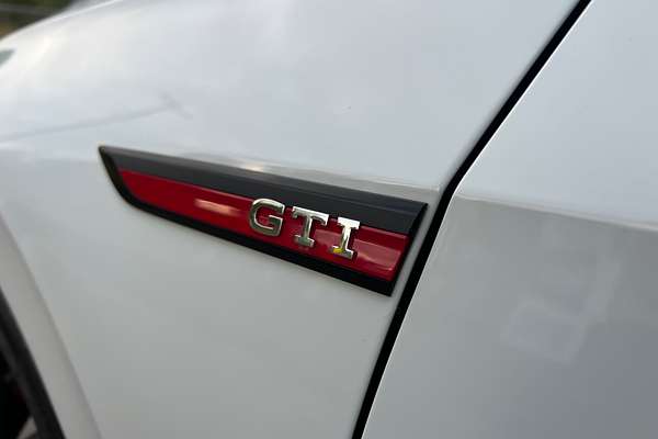 2024 Volkswagen Golf GTI 8