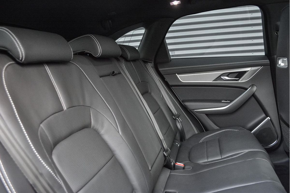 2025 Jaguar F-PACE P250 R-Dynamic SE 90th Anniversary Edition X761