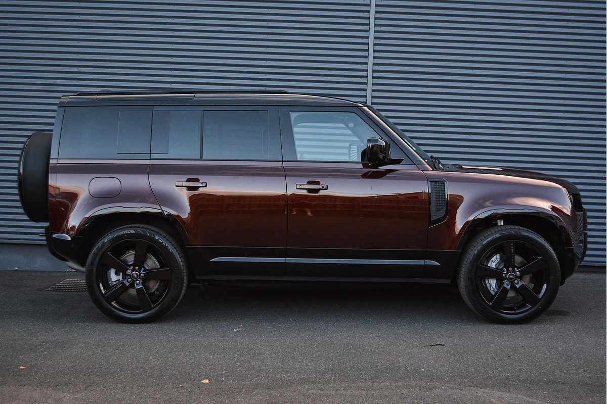 2024 Land Rover Defender 110 D350 Sedona Edition L663