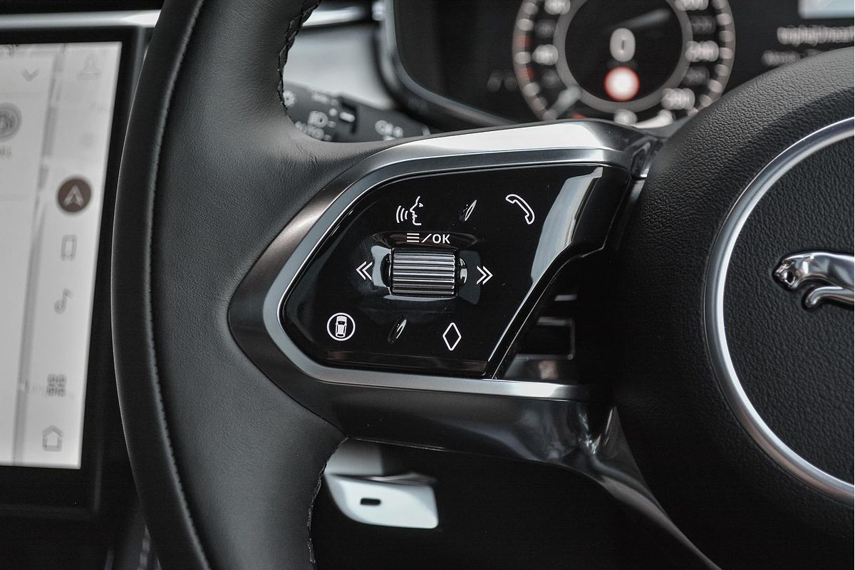 2025 Jaguar F-PACE P250 R-Dynamic SE 90th Anniversary Edition X761