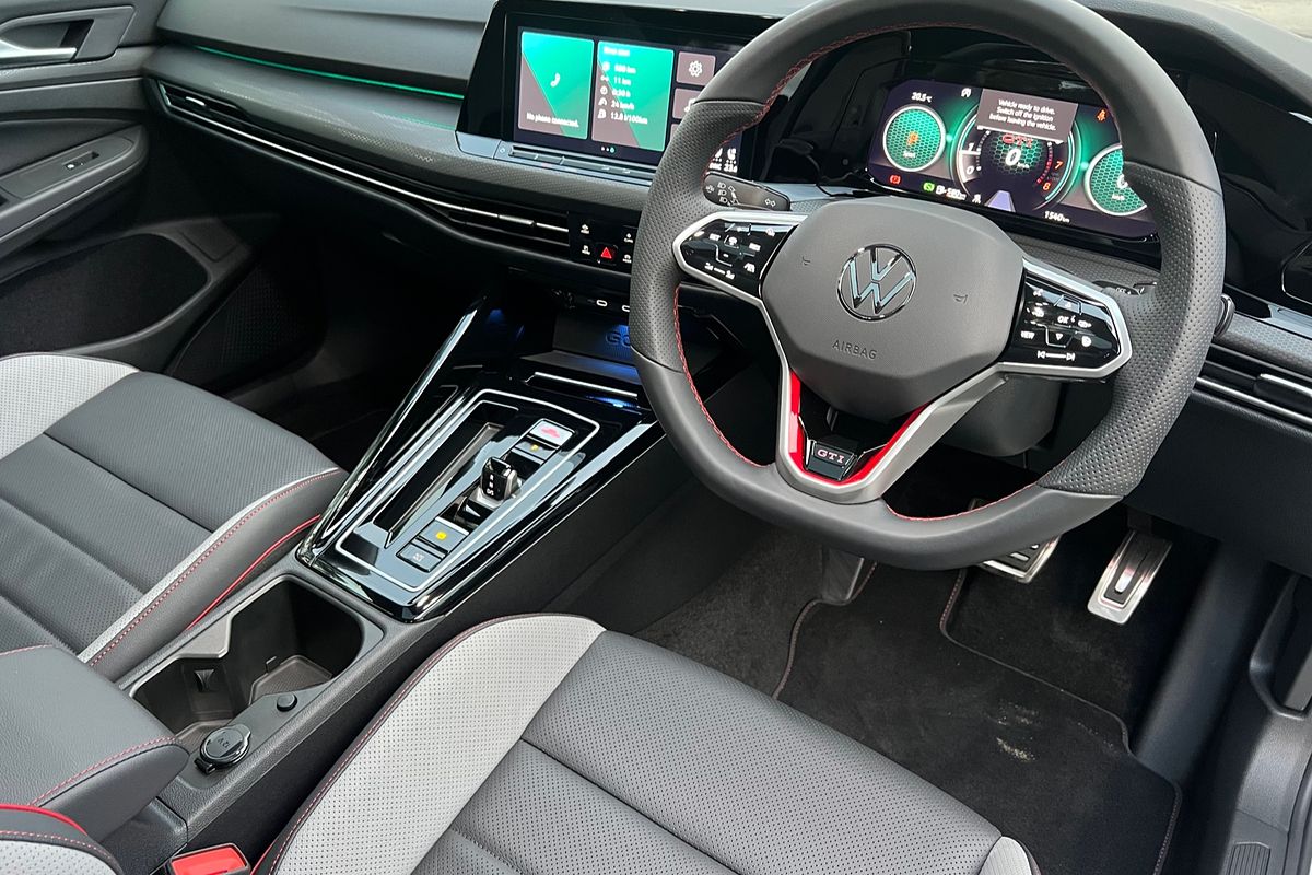 2024 Volkswagen Golf GTI 8