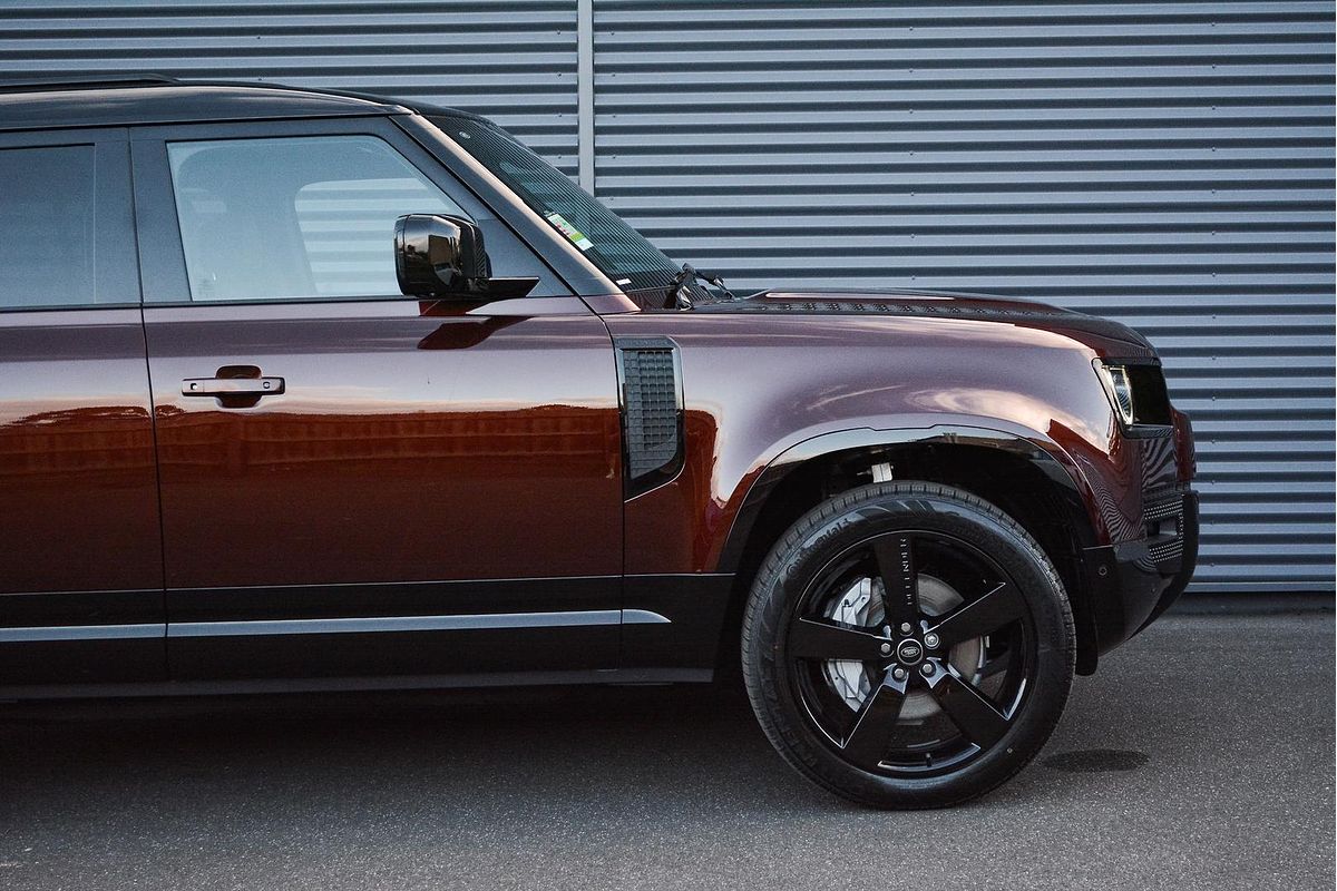 2024 Land Rover Defender 110 D350 Sedona Edition L663