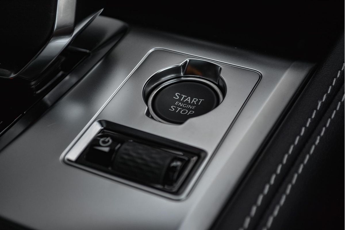 2025 Jaguar F-PACE P250 R-Dynamic SE 90th Anniversary Edition X761