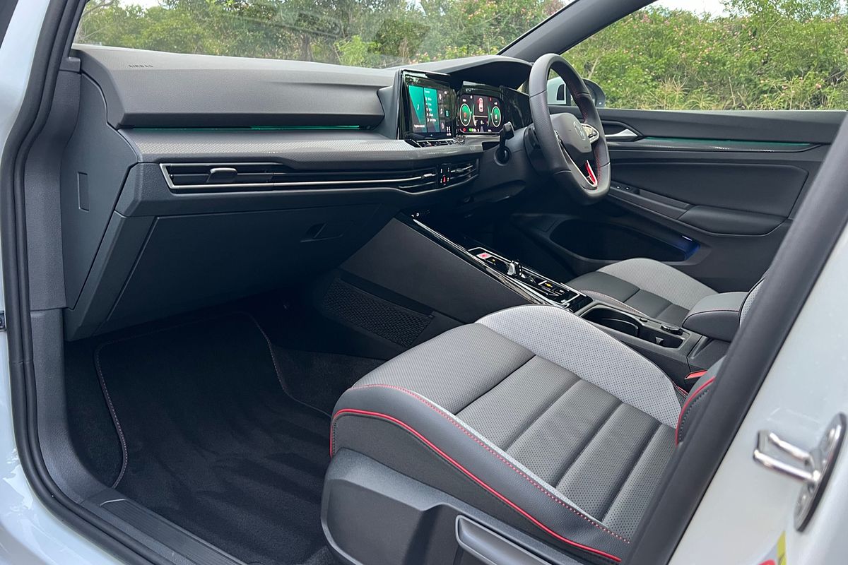 2024 Volkswagen Golf GTI 8