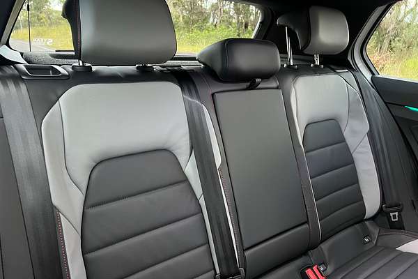 2024 Volkswagen Golf GTI 8