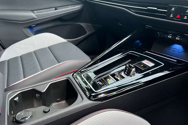 2024 Volkswagen Golf GTI 8