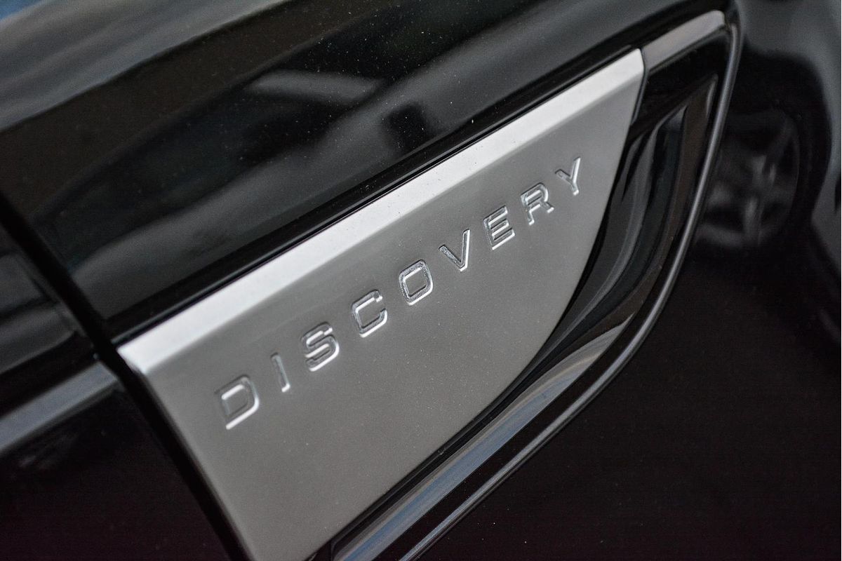 2018 Land Rover Discovery TD6 HSE Luxury Series 5