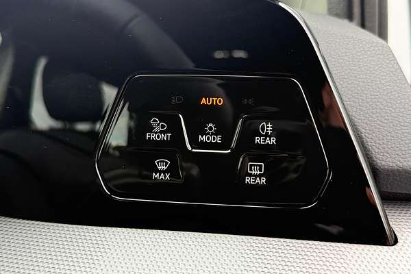 2025 Volkswagen Golf 110TSI Style 8.5