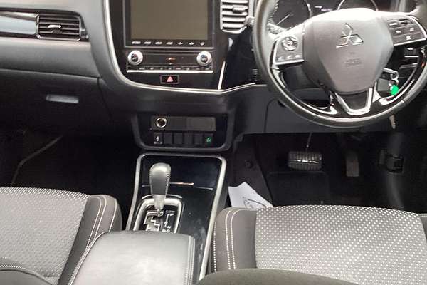 2020 Mitsubishi Outlander ES ZL