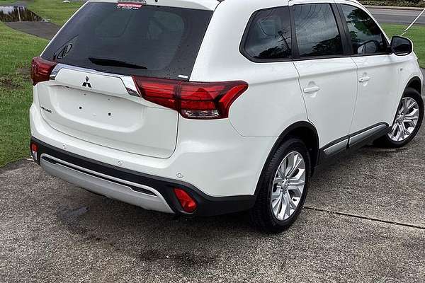 2020 Mitsubishi Outlander ES ZL