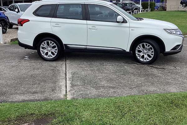 2020 Mitsubishi Outlander ES ZL