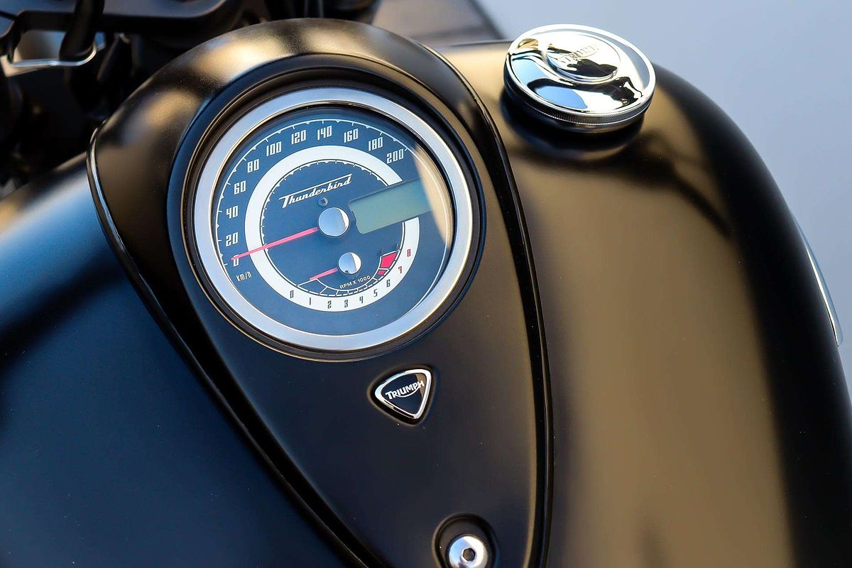 2014 Triumph thunderbird sto rm
