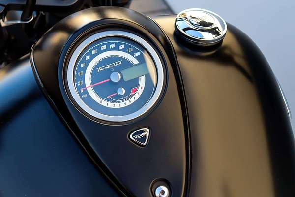 2014 Triumph thunderbird sto rm