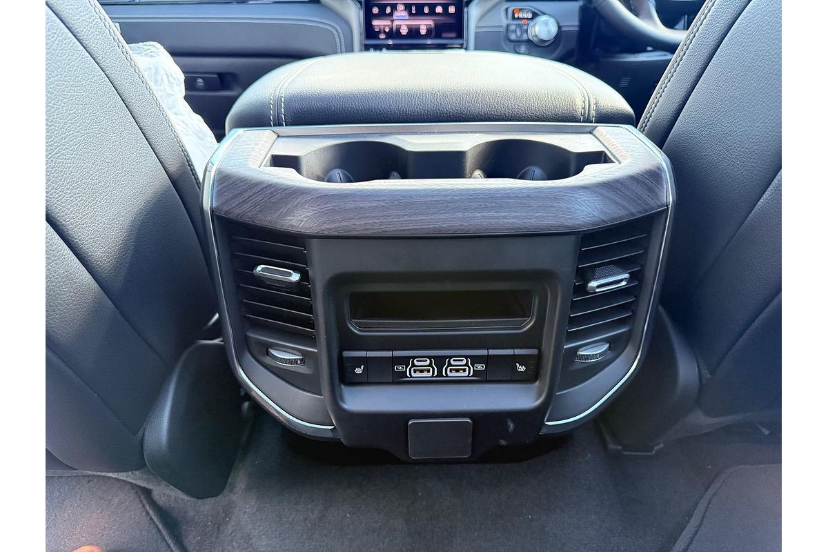 2024 RAM 1500 Laramie Sport Hurricane SO RamBox DT 4X4 SWB