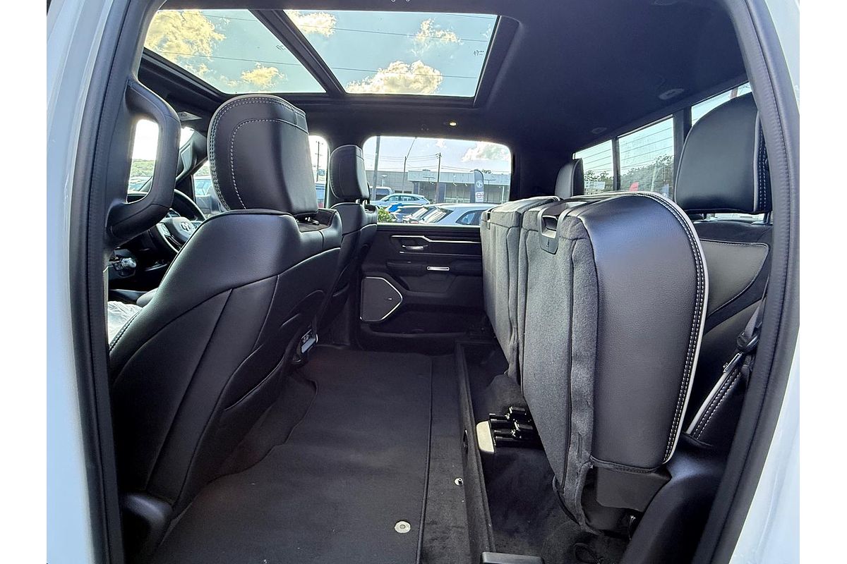 2024 RAM 1500 Laramie Sport Hurricane SO RamBox DT 4X4 SWB