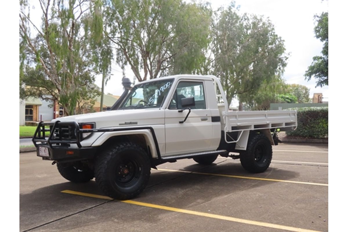 2000 Toyota Landcruiser HZJ79R 4X4